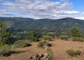 Souilhol volcano and its hike in Meyras